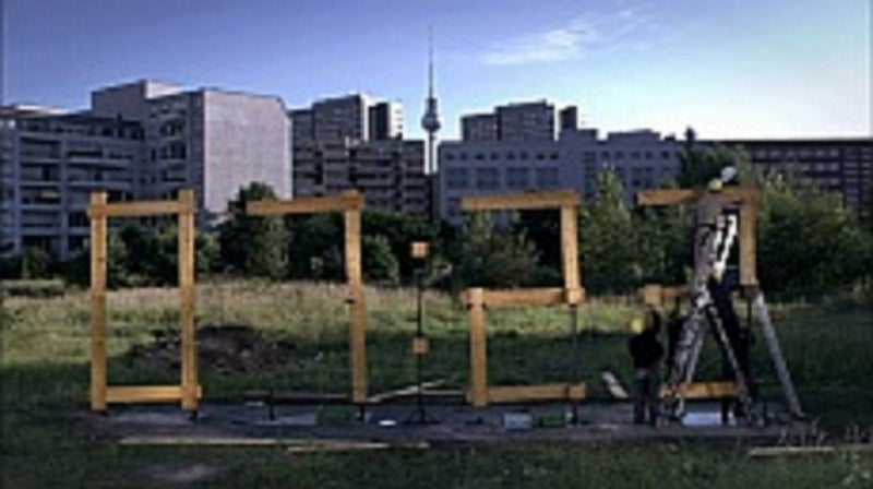 STANDARD TIME - A CLOCK BUILT BY PEOPLE (Geschenkbox mit Downloadcode)
