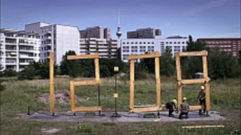 STANDARD TIME - A CLOCK BUILT BY PEOPLE (Geschenkbox mit Downloadcode)