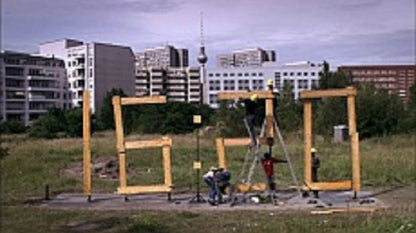 STANDARD TIME - A CLOCK BUILT BY PEOPLE (Geschenkbox mit Downloadcode)