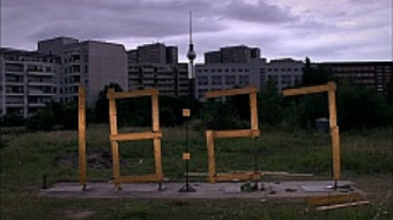 STANDARD TIME - A CLOCK BUILT BY PEOPLE (Geschenkbox mit Downloadcode)